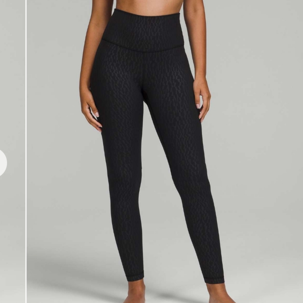 Lululemon Aligh High Rise 28 Segment Emboss Black - Picture 2 of 8